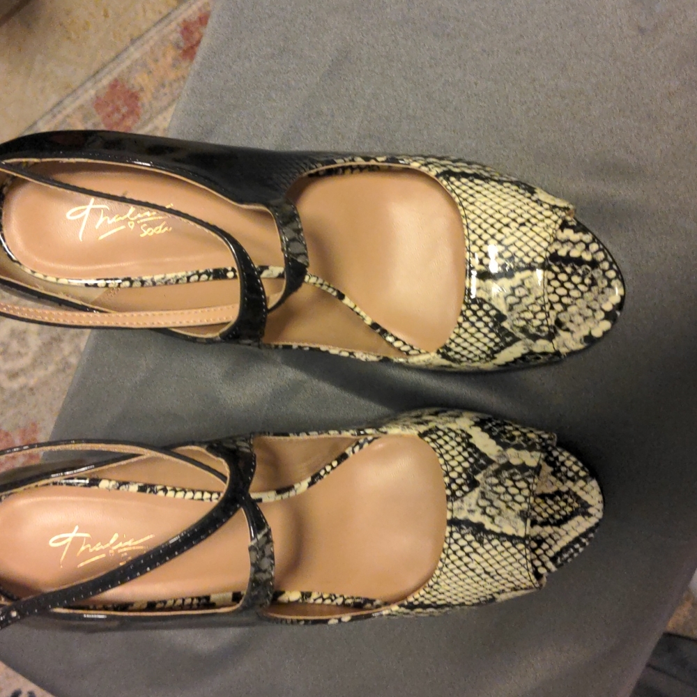 Shoes - Picture 6 of 6